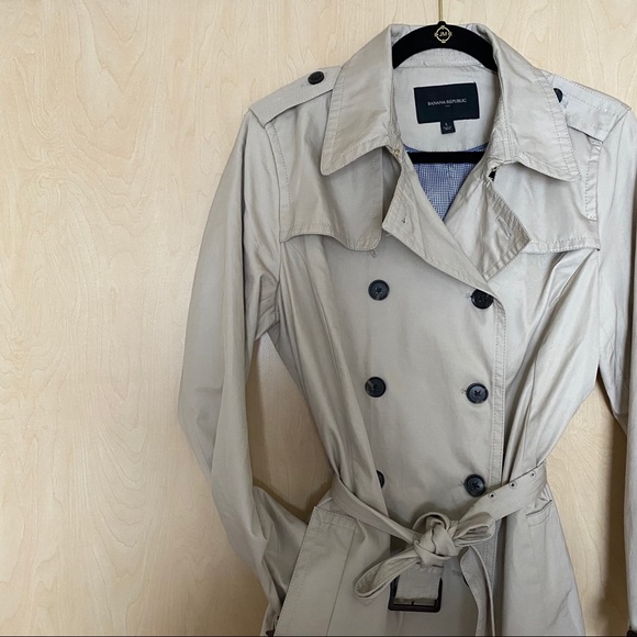 Banana Republic Jackets & Blazers - Banana Republic Trench